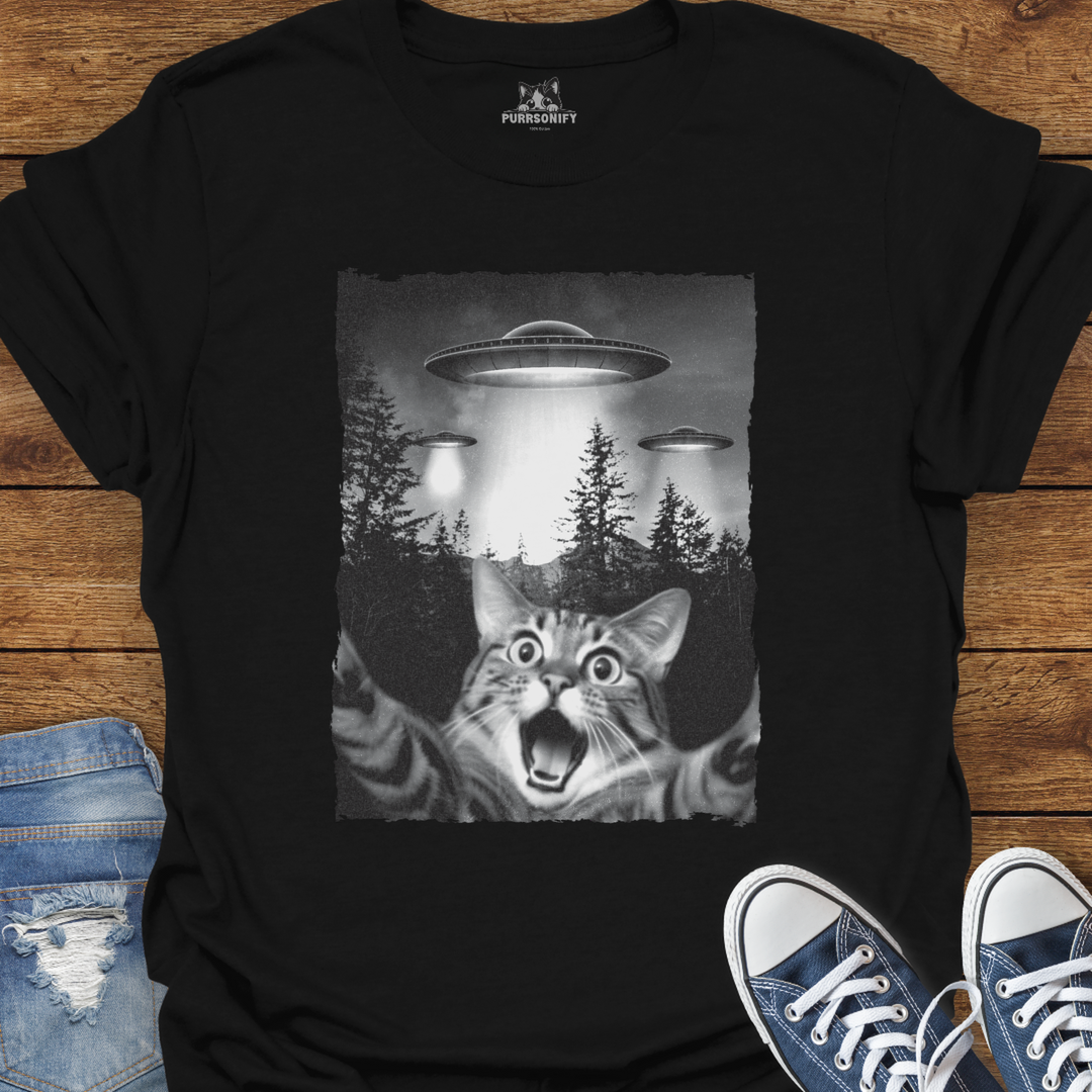 Cat Selfie with UFO T-Shirt