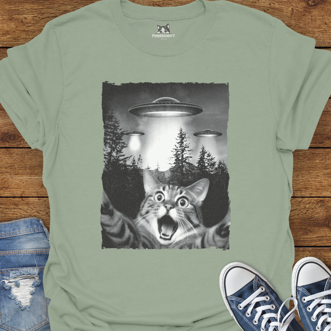 Cat Selfie with UFO T-Shirt