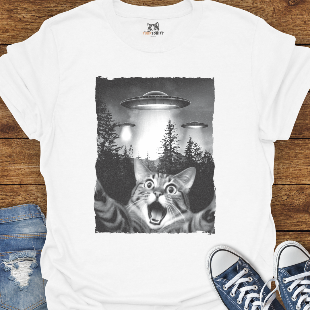 Cat Selfie with UFO T-Shirt