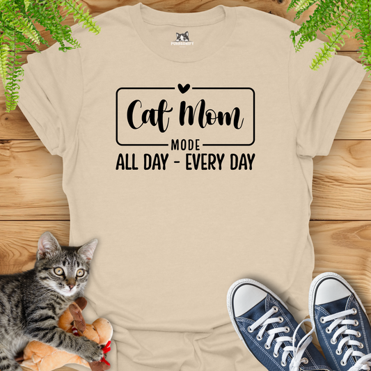 Cat Mom Mode T-Shirt