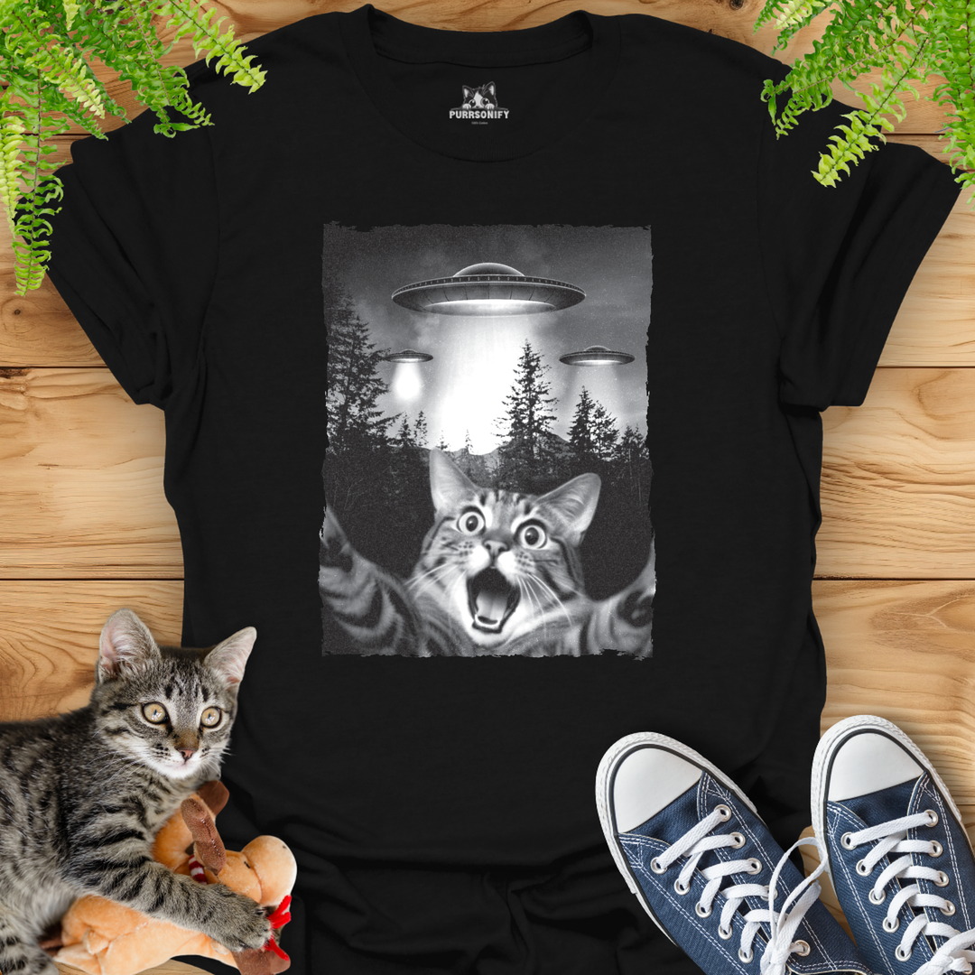 Cat Selfie with UFO T-Shirt