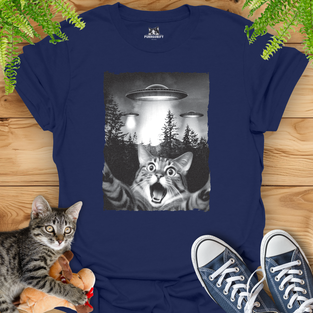 Cat Selfie with UFO T-Shirt