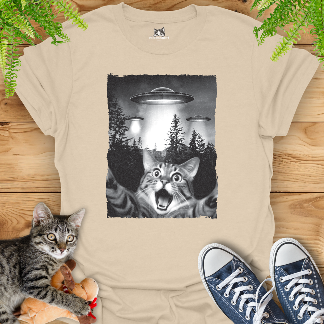 Cat Selfie with UFO T-Shirt