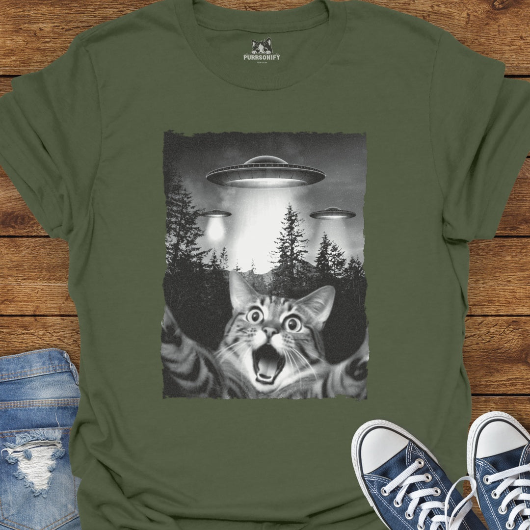 Cat Selfie with UFO T-Shirt