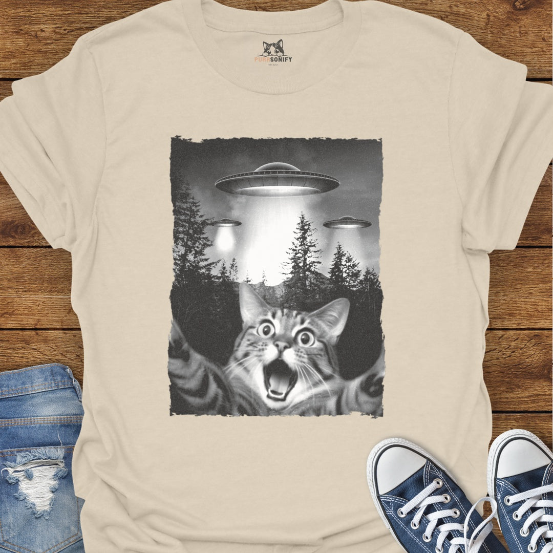 Cat Selfie with UFO T-Shirt