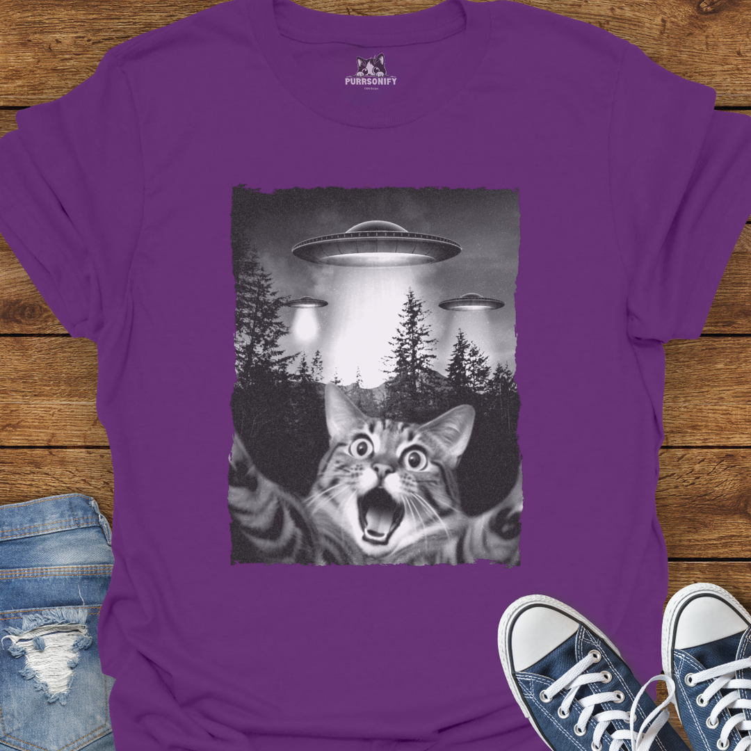 Cat Selfie with UFO T-Shirt